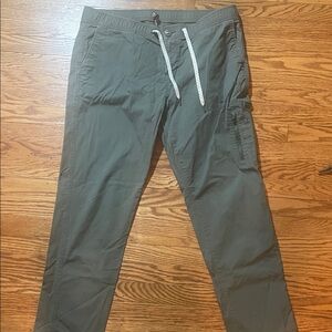 Vuori Women's Green Cargo Pants
